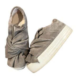 PLATFORM GREY SUEDE SNEAKERS